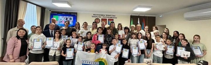 Юные художники Мензелинска получили награды за любовь к Родине