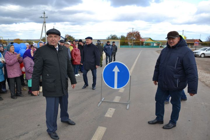 Азат Хамаев сдержал обещание: в Дусай-Кичу появилась дорога