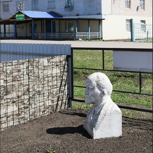 Бюст Ленина перенесли в мемориал