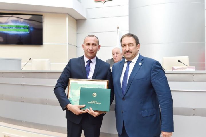 Заместитель главы Мензелинского муниципального района Камиль Назмиев стал лауреатом республиканского конкурса «Территория закона»