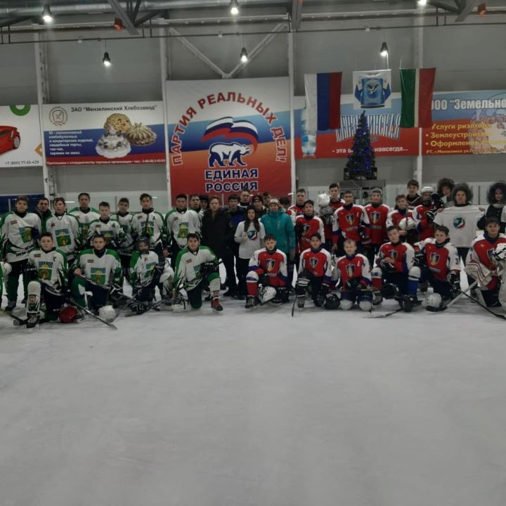 Посетили игры зонального этапа Всероссийских соревнований юных хоккеистов клуба "Золотая шайба"