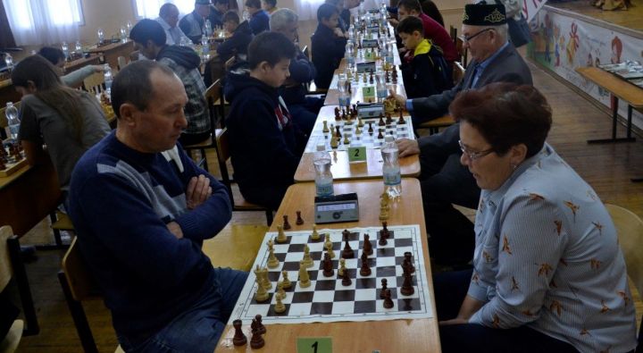 В Мензелинске стартовал шахматный турнир на призы филиала АО “ТАМЕДИА” “Мензеля-информ”