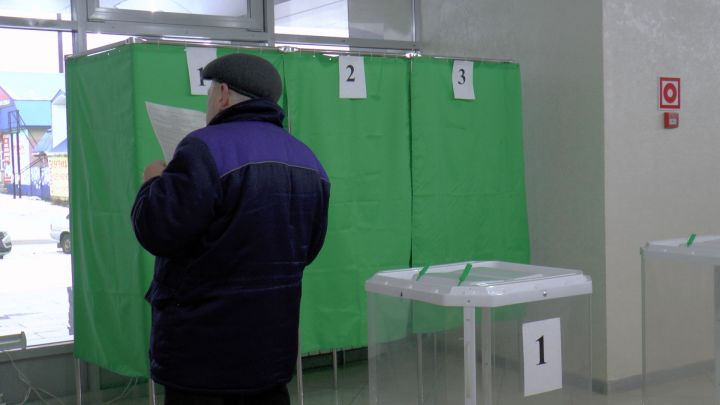 Самыми активными голосовали на избирательном участке Садаковский
