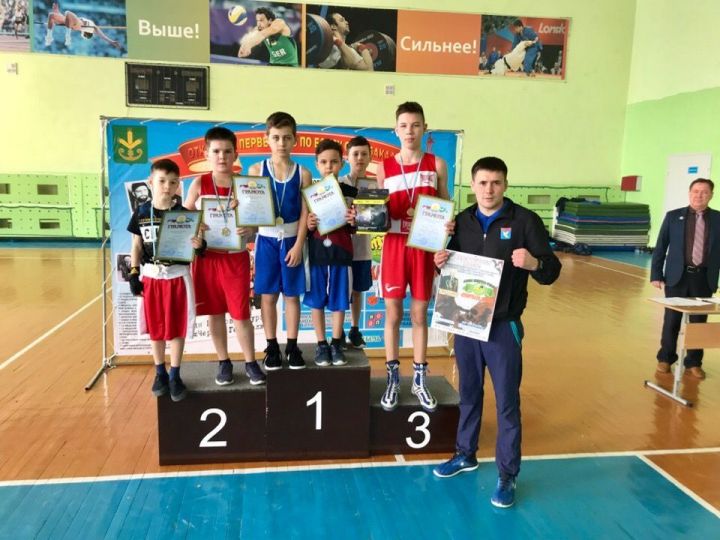Турнир по боксу в Башкортостане завершился победой спортсменов из Мензелинска