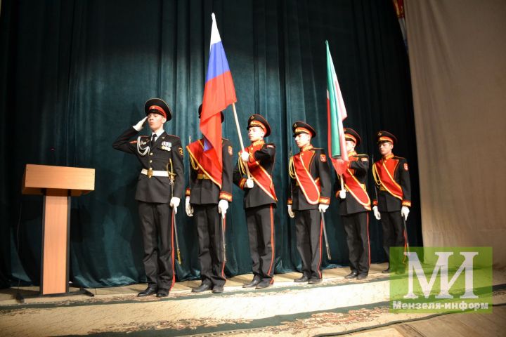 День призывника в Мензелинске прошел под музыку духового оркестра