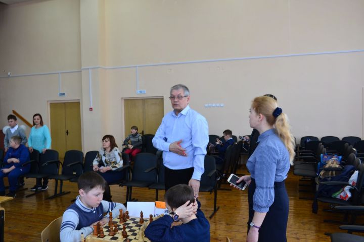 Ильфар Сафиуллин стал спонсором шахматного турнира в родной школе