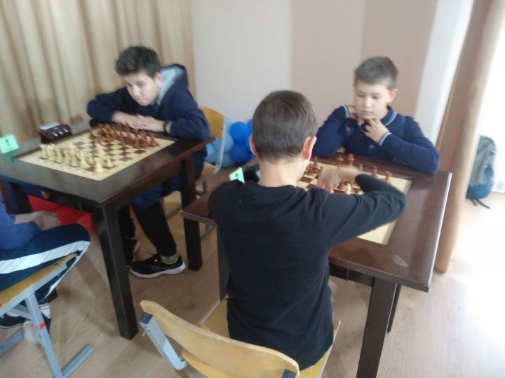 В СОШ №3 проходят соревнования по шахматам