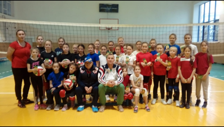 Спортшкола в Мензелинске провела волейбольные соревнования в честь Дня народного единства