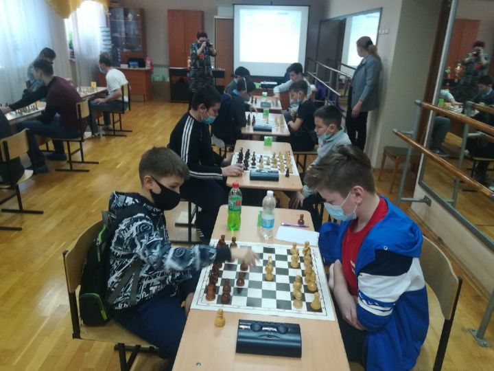 В Мензелинске проходит шахматный чемпионат