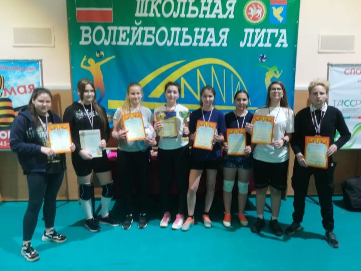 Волейбольный турнир в Мензелинске в честь 100-летия ТАССР и 75-летия Победы