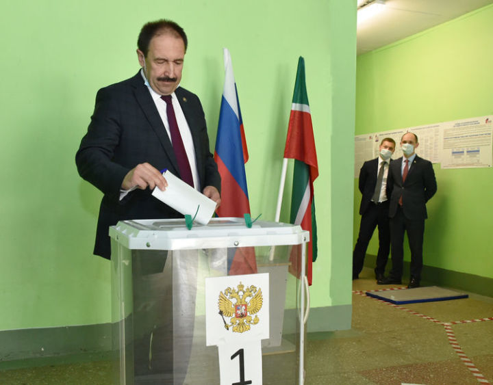 Алексей Песошин проголосовал за поправки в Конституцию России