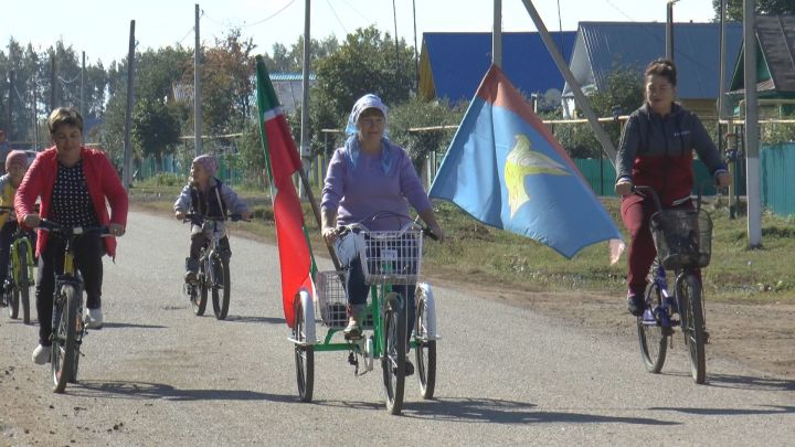 В деревне Подгорный Байлар в день выборов организовали езду на велосипедах