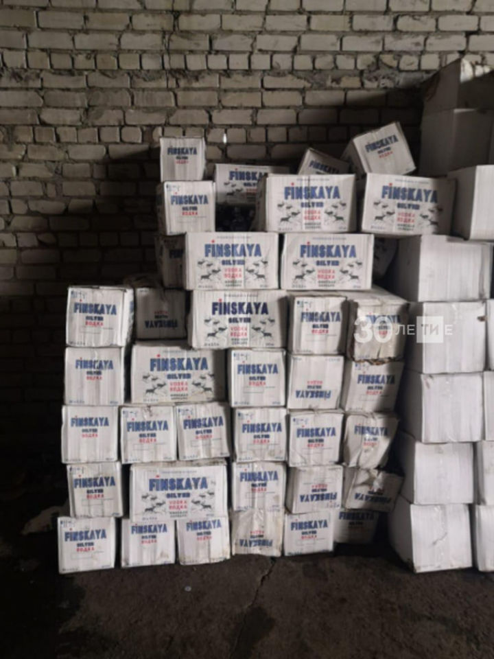 7 тонн нелегального алкоголя были обнаружены в гараже гражданина Татарстана