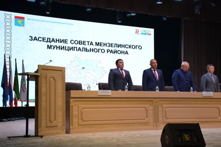 Айдар Салахов кабат Минзәлә муниципаль районы башлыгы итеп сайланды