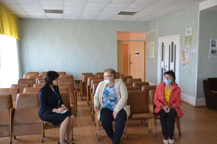 Руководитель клиентской службы ПФР в Мензелинском районе провела прием граждан в Коноваловке