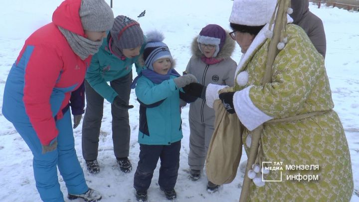 В Мензелинске пошел третий день нового календарного года