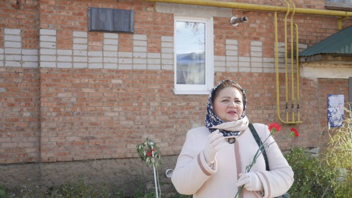 В Мензелинске установили мемориальные доски народным артистам Татарстана