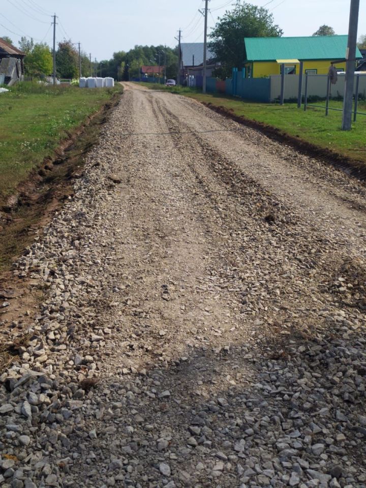 В Николаевском сельском поселении отремонтированы дороги и уложен щебень