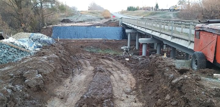 В Мензелинском районе проводят капитальный ремонт моста