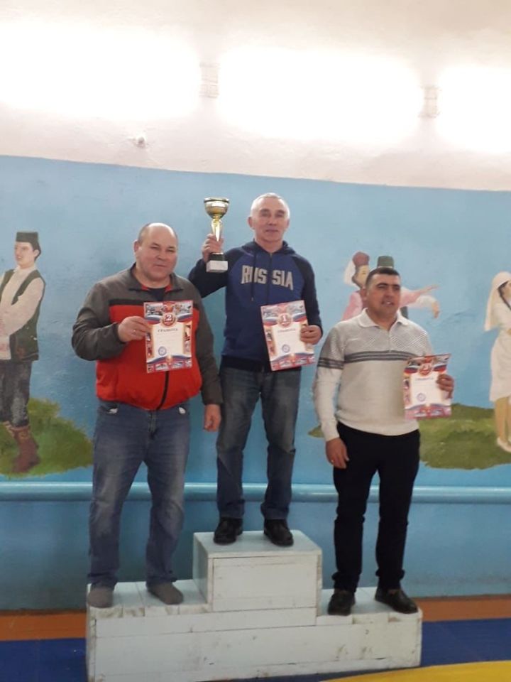 Команда РМЗ победила в традиционном турнире по борьбе в Кузембетьеве