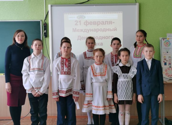 В Калтаковской школе провели мероприятие в честь Международного дня родного языка