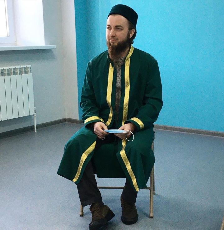 Имам-мухтасиб Мензелинского района Рамзиль хазрат Садыйков обратился в связи с началом месяца Рамадан