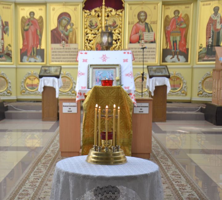 Верующие Мензелинска скорбят о жертвах трагедии в Казани