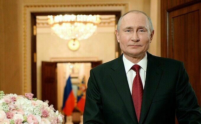 Путин поздравил Рустама Минниханова с Днем России