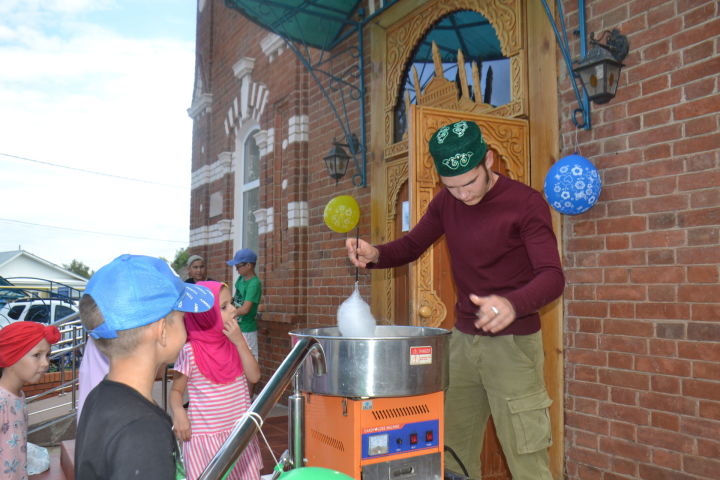 В Мензелинской мечети прошли игры для детей
