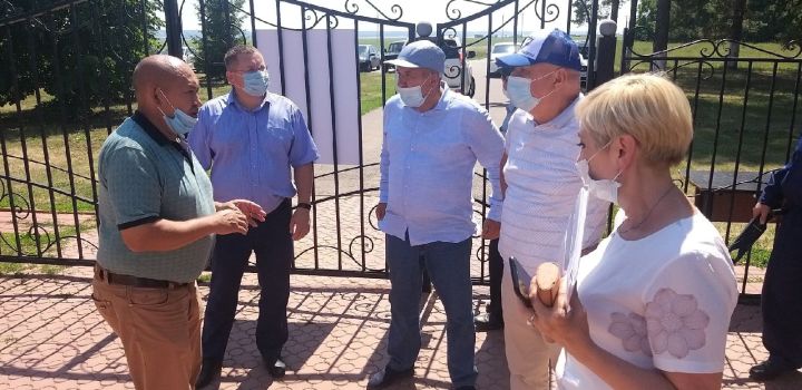 Депутат Госсовета РТ Азат Хамаев ознакомился с условиями отдыха детей