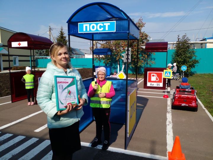 В детском саду "Зоренька" города Мензелинск продолжается реализация проекта «Автогородок»
