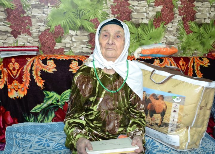 Уркии Мингазовой, проживающей в Мензелинске, исполнилось 100 лет