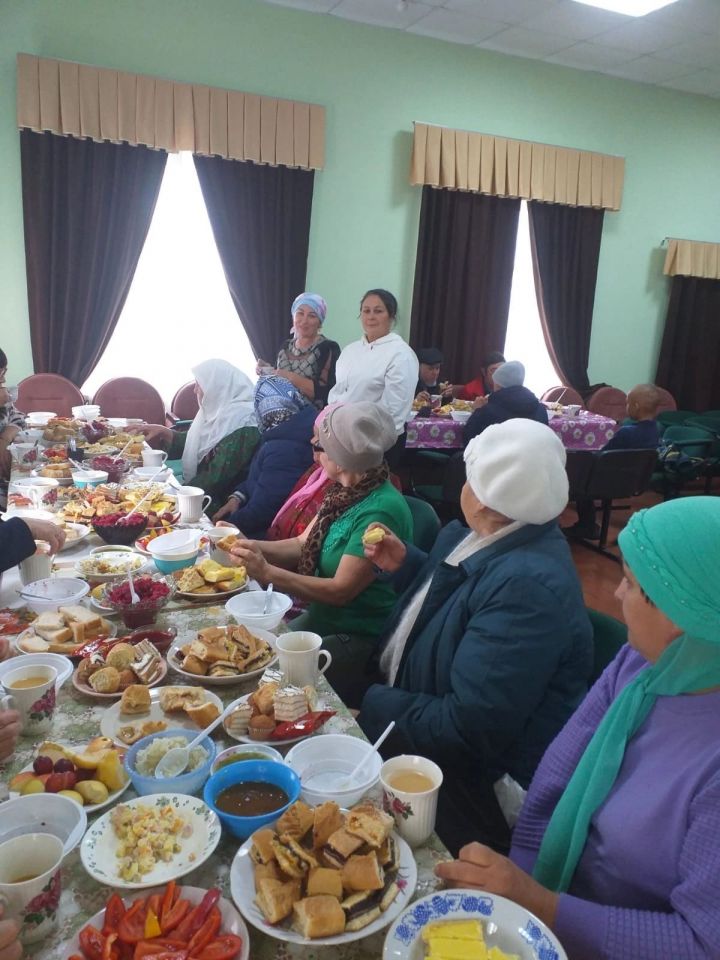 В Урусовском сельском поселении раздали подарки в честь Дня пожилых