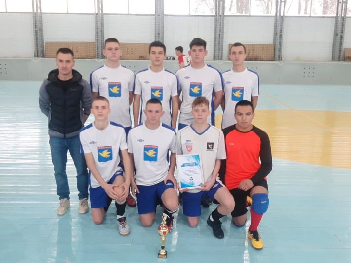 Команда Мензелинского района завоевала «бронзу» на чемпионате Татарстана по мини-футболу