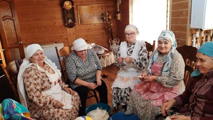 В Мензелинском районе народный фольклорный коллектив провел праздник «Каз канаты сыдыру»