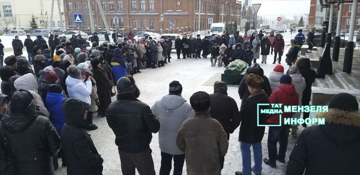 Роберта Шаймарданова похоронили в селе Татарский Шуран Муслюмовского района