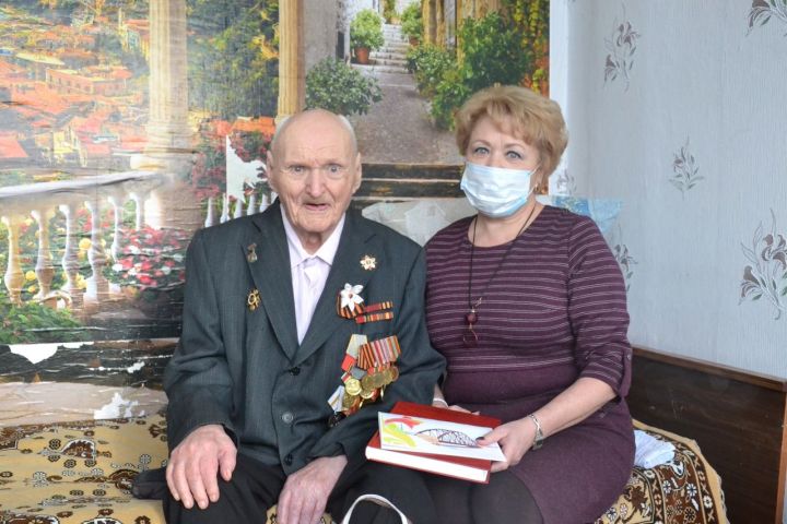 Ветерану Великой Отечественной войны Василию Лесагину сегодня исполнилось 97 лет