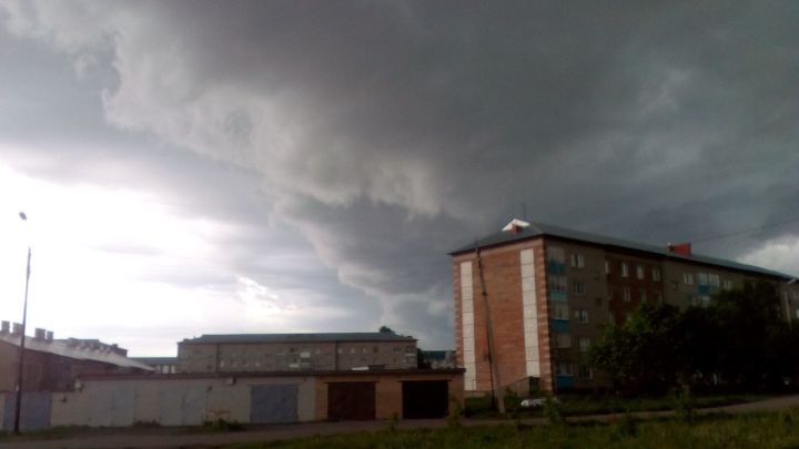 В Татарстане объявлено штормовое предупреждение из-за надвигающейся грозы с градом