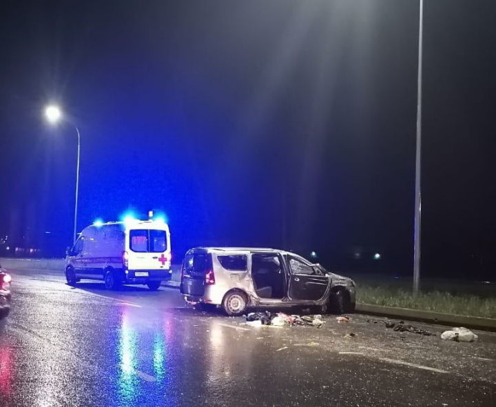 В Челнах не пристегнутый водитель выпал из автомобиля и от полученных травм скончался на месте
