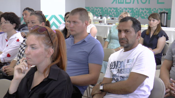 Глава  Мензелинского района Айдар Салахов обсудил с предпринимателями  и самозанятыми  реализуемые меры поддержки