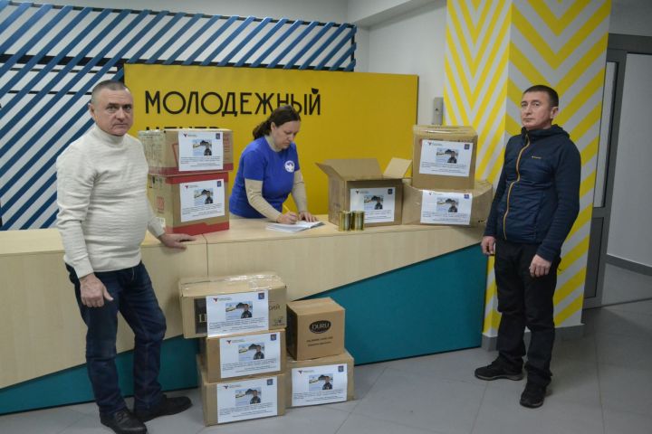 Предприниматель из Мензелинского района  подготовил для мобилизованных  400 банок тушенки