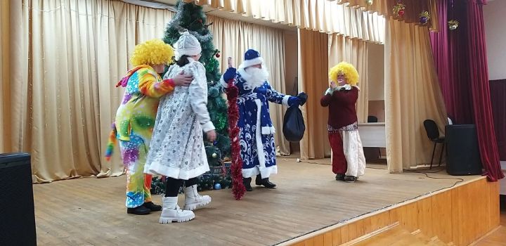 Дети из Набережных Челнов с удовольствием провели новогодние праздники в одном из сёл Мензелинского района