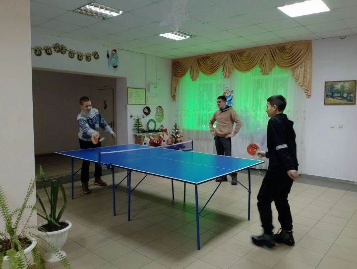Теннисисты села Аю соревновались на призы Деда Мороза