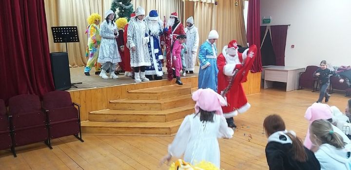 В Верхнетакерменском сельском поселении прошел конкурс Дедов Морозов и Снегурочек
