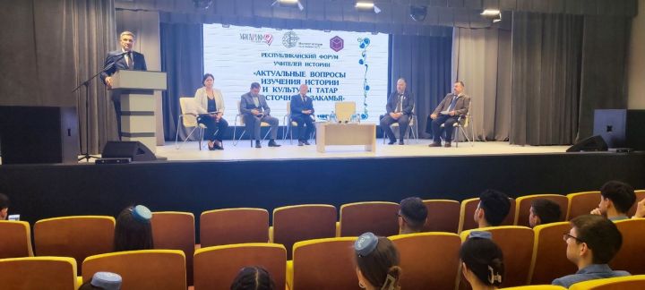 В Актаныше обсудили актуальные проблемы изучения истории татар Закамья
