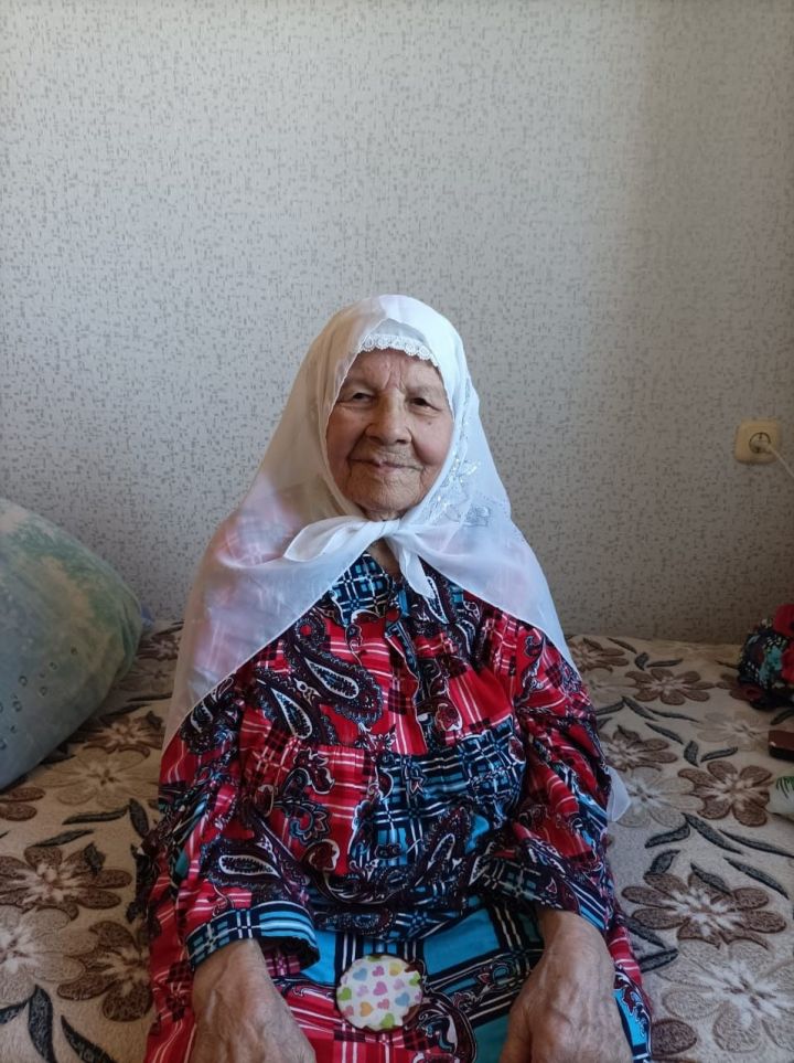 95-летний юбилей отметила жительница д.Подгорный Байлар ветеран труда Мунира ШАЙХУТДИНОВА
