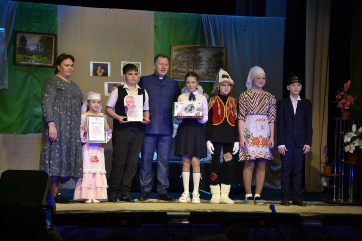 В Мензелинске проходит Республиканский фестиваль школьных театральных коллективов имени Роберта Шаймарданова