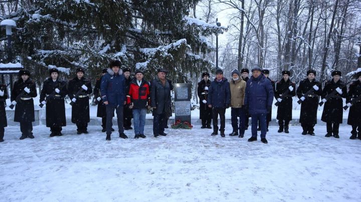 В Мензелинске состоялся митинг в честь Дня работников органов государственной безопасности