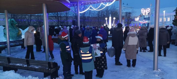 Отряд ЮИД СОШ № 1 провел Новогоднюю акцию по безопасности дорожного движения