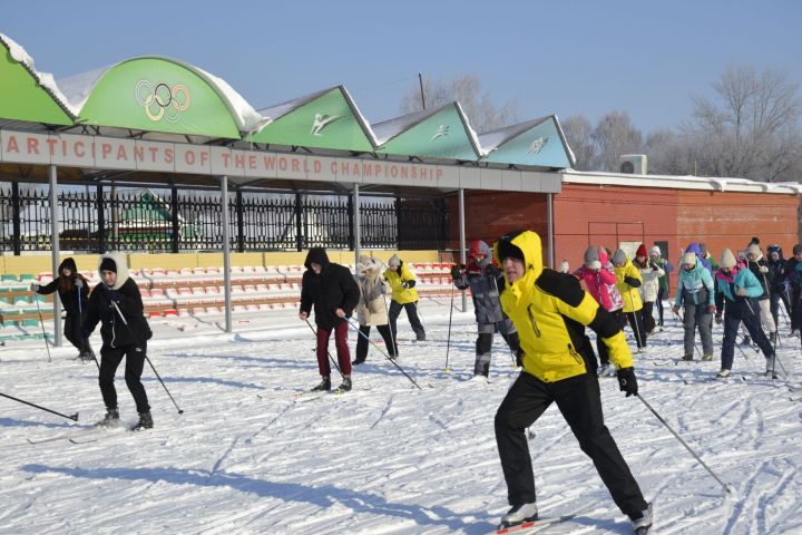 Жители Мензелинска вышли на «Лыжню Татарстана — 2024»